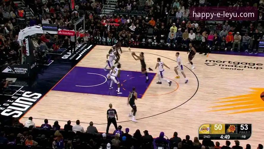 乐鱼体育平台观赛体验深度评测：从湖人步行者对攻战看高清直播与数据交互